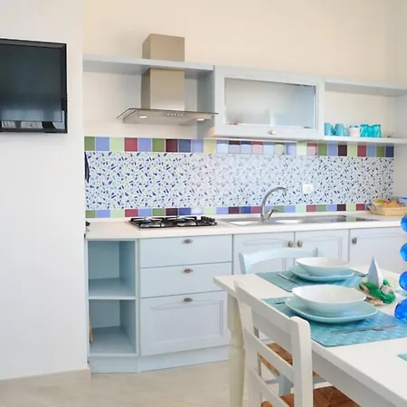 לינה וארוחת בוקר La Darsena 3*