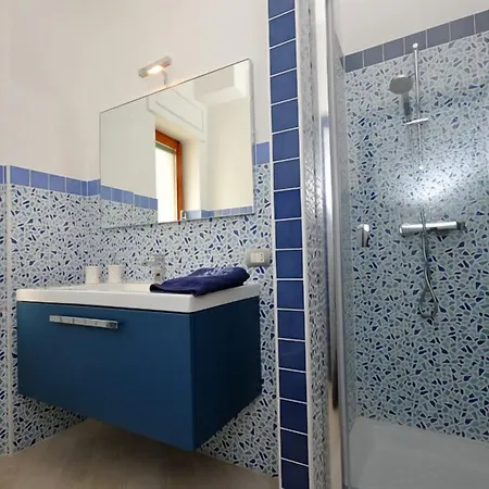 לינה וארוחת בוקר La Darsena